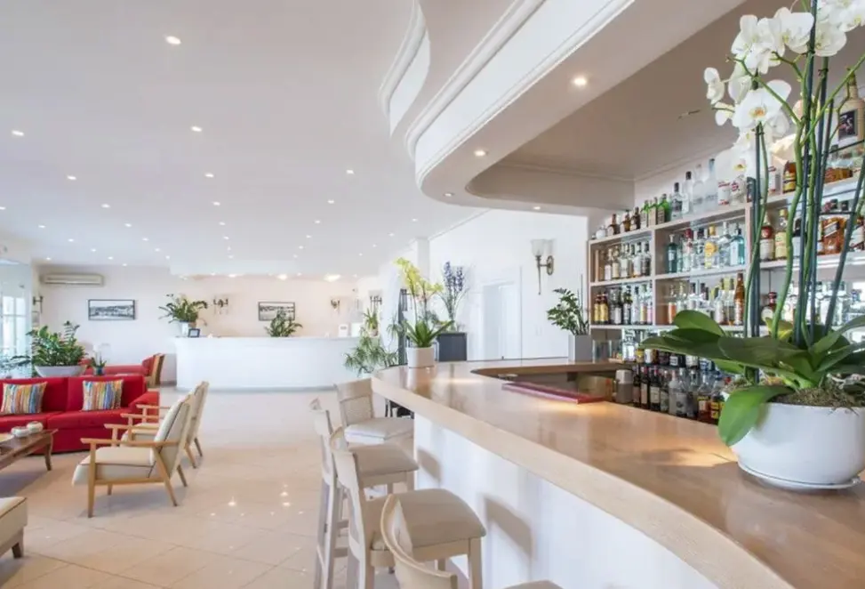 Restauracja i jedzenie w hotelu Adonis (Mykonos)