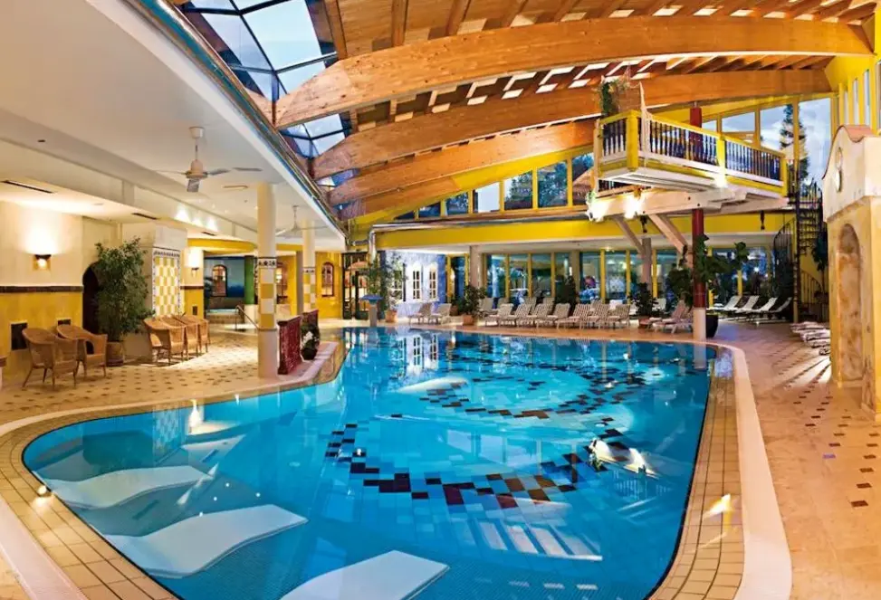 Basen w hotelu Aktiv und Wellnesshotel Kohlerhof