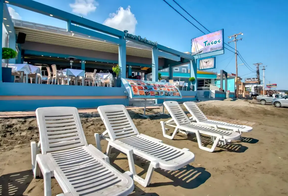 Plaża przy hotelu Aktypis Beach Studios
