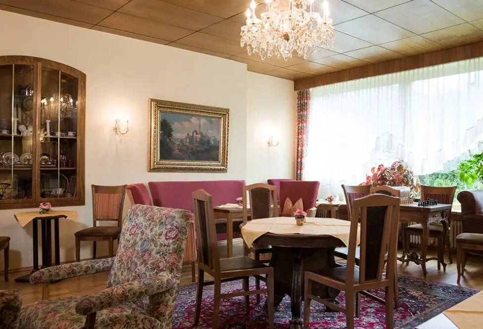 Restauracja i jedzenie w hotelu Alpenblick (Bad Gastein)
