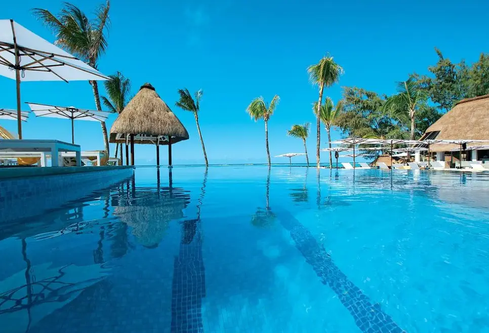 Basen w hotelu Ambre Mauritius