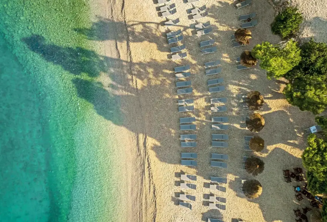 Plaża przy hotelu Aminess Laurel Khalani  (Makarska)