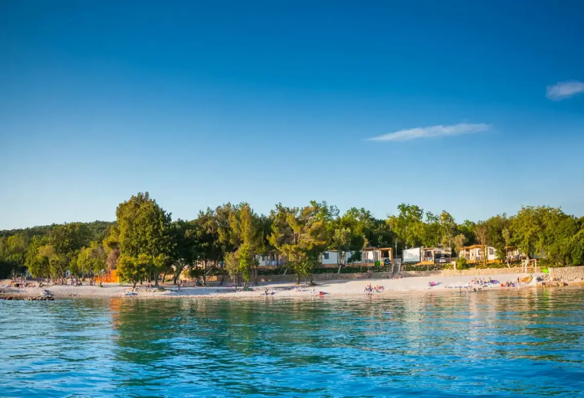 Plaża przy hotelu Aminess Magal Maradiso (ex. Beli Kamik Resort)