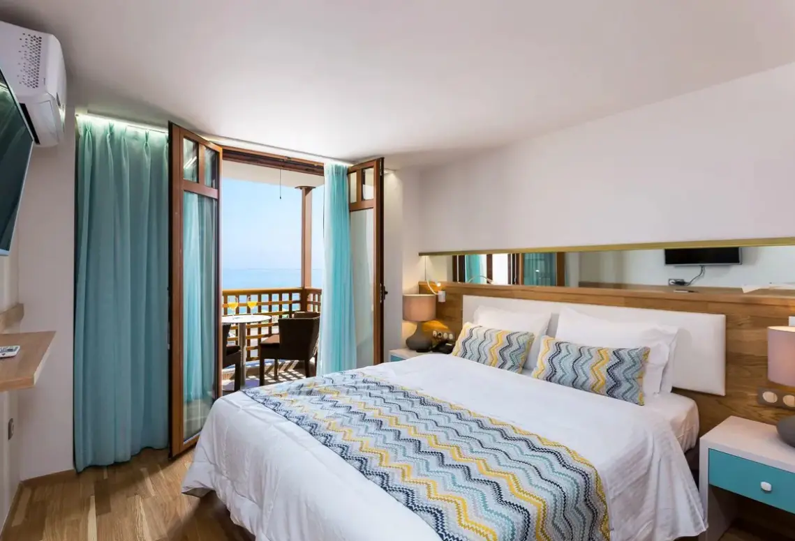 Pokój w hotelu Ammos Suites