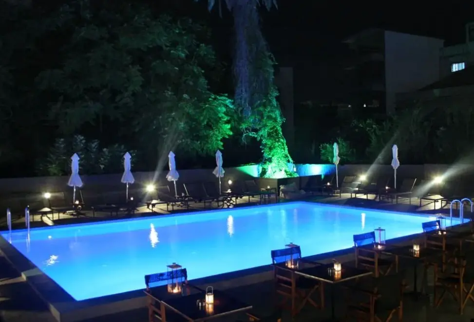 Basen w hotelu Amphitryon Boutique