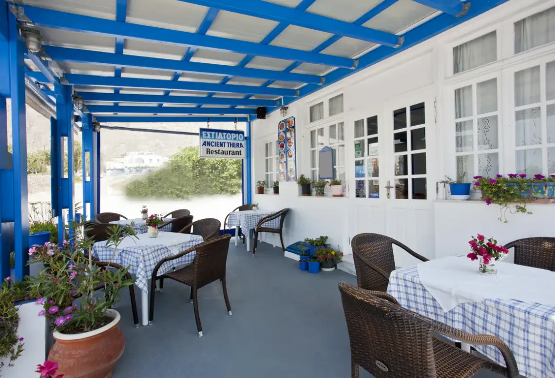 Restauracja i jedzenie w hotelu Ancient Thera Studios