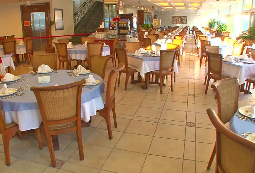 Restauracja i jedzenie w hotelu Antik Garden
