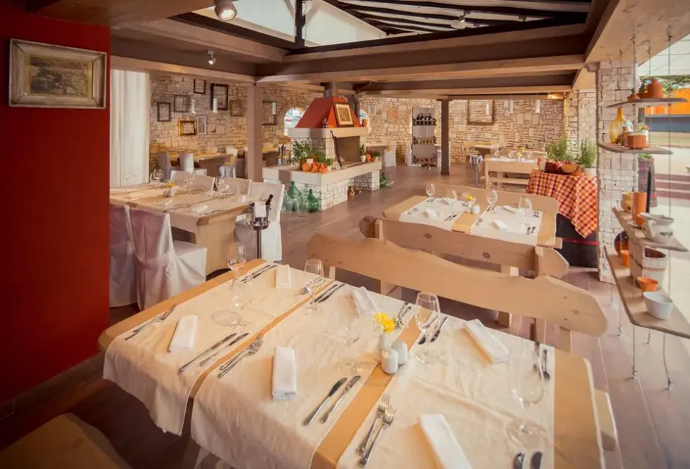 Restauracja i jedzenie w hotelu Apartamenty Stella Plava Laguna (ex. Sol Stella Maris)