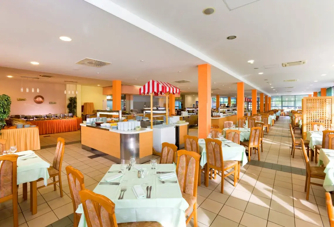 Restauracja i jedzenie w hotelu Apartments Katoro Plava Laguna (ex Sol Katoro)
