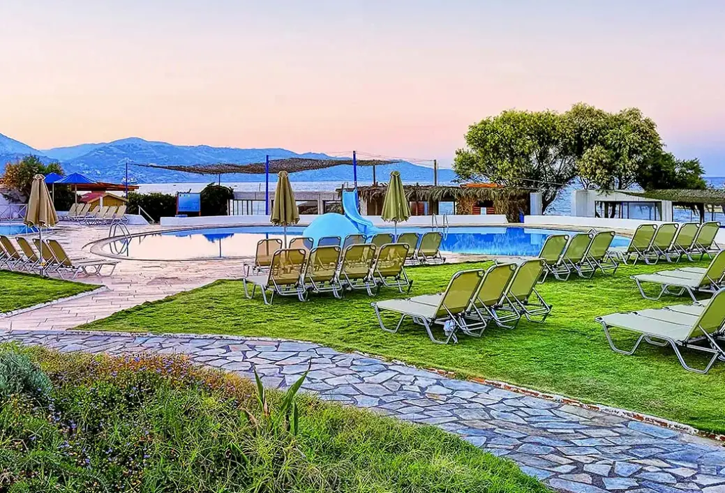 Basen w hotelu Apollonia Beach (Ammoudara)