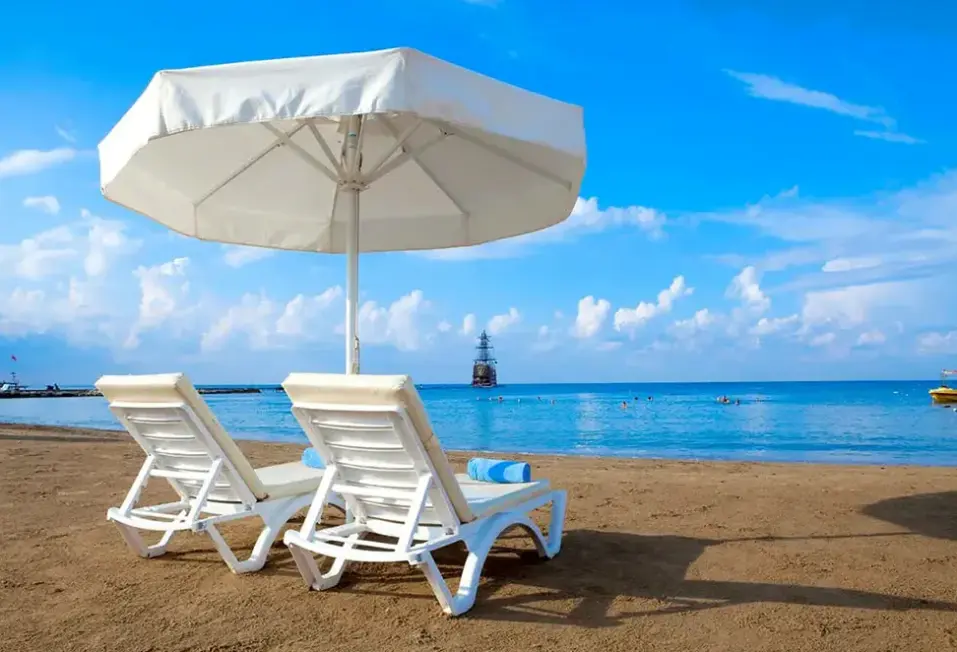 Plaża przy hotelu Armas Bella Sun (ex.Club Bella Sun)