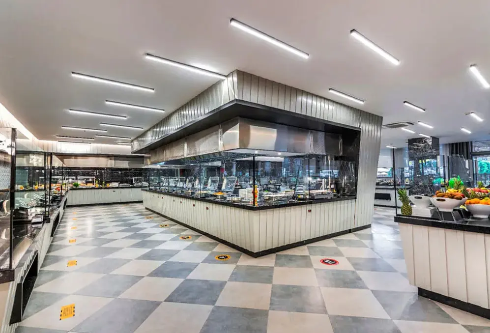 Restauracja i jedzenie w hotelu Arnor De Luxe & SPA