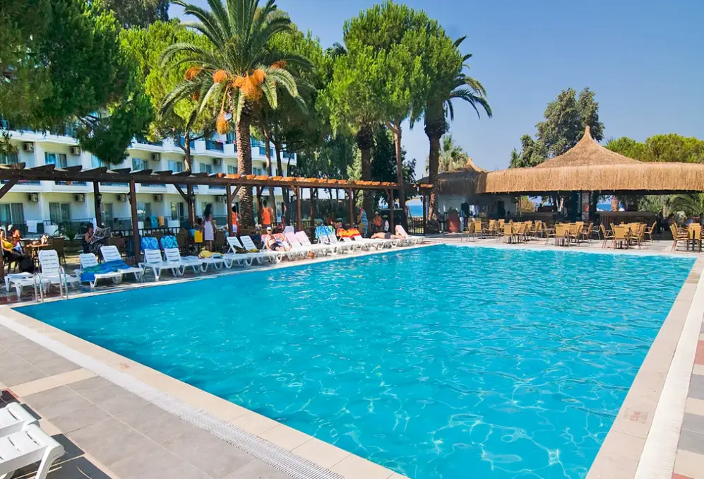 Basen w hotelu Atlantique Holiday Club