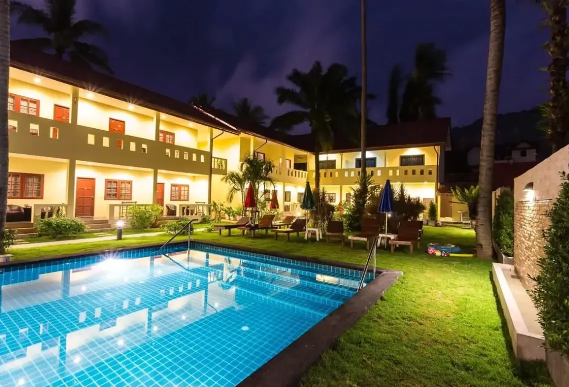 Basen w hotelu Austrian Garden