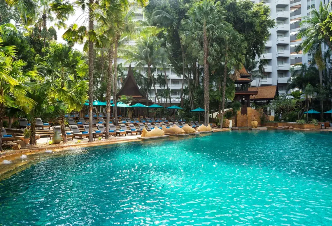 Basen w hotelu Avani Pattaya Resort (ex. Marriott)