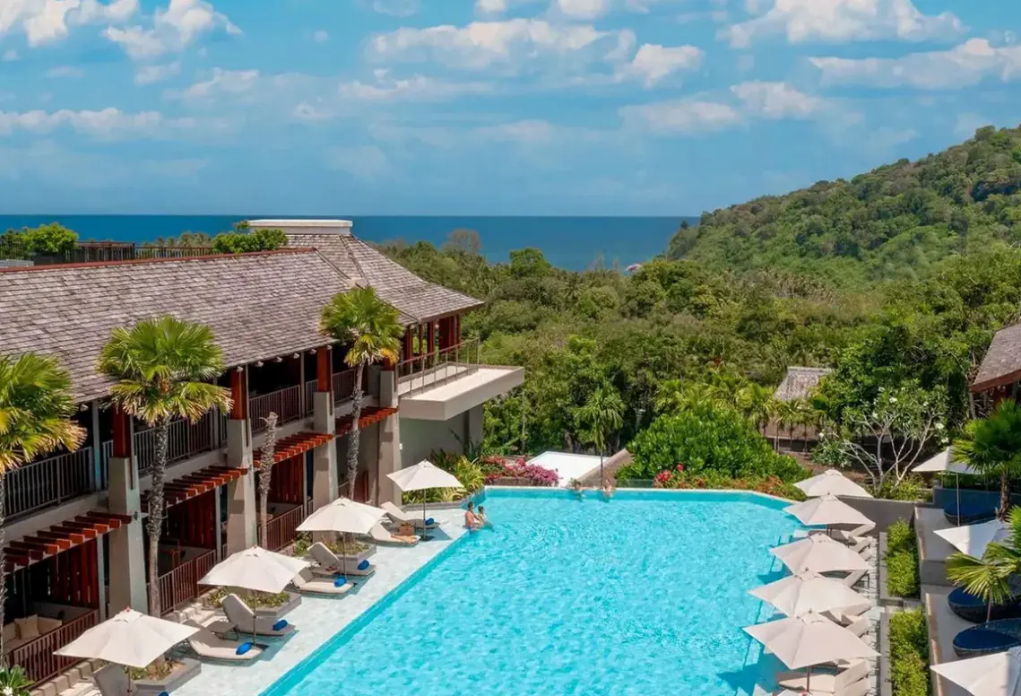 Basen w hotelu Avista Hideaway Phuket Patong MGallery By Sofitel