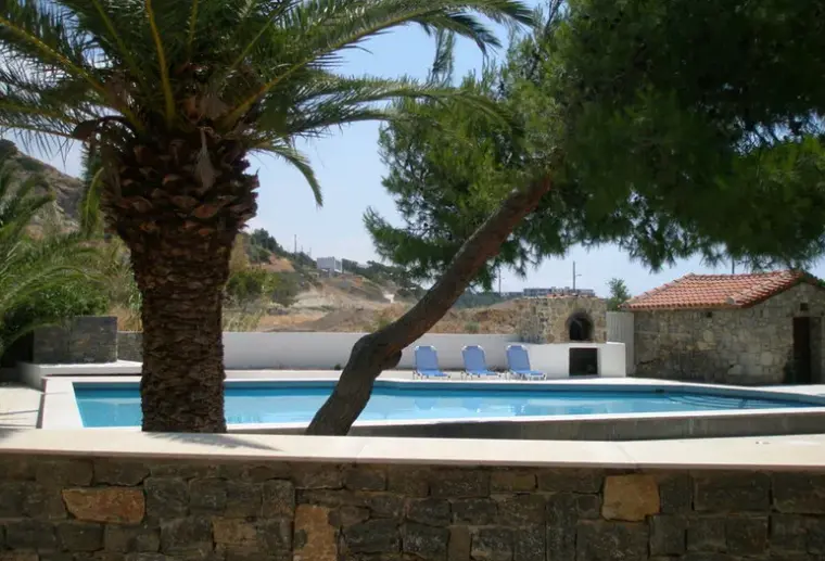 Basen w hotelu Avra Palm