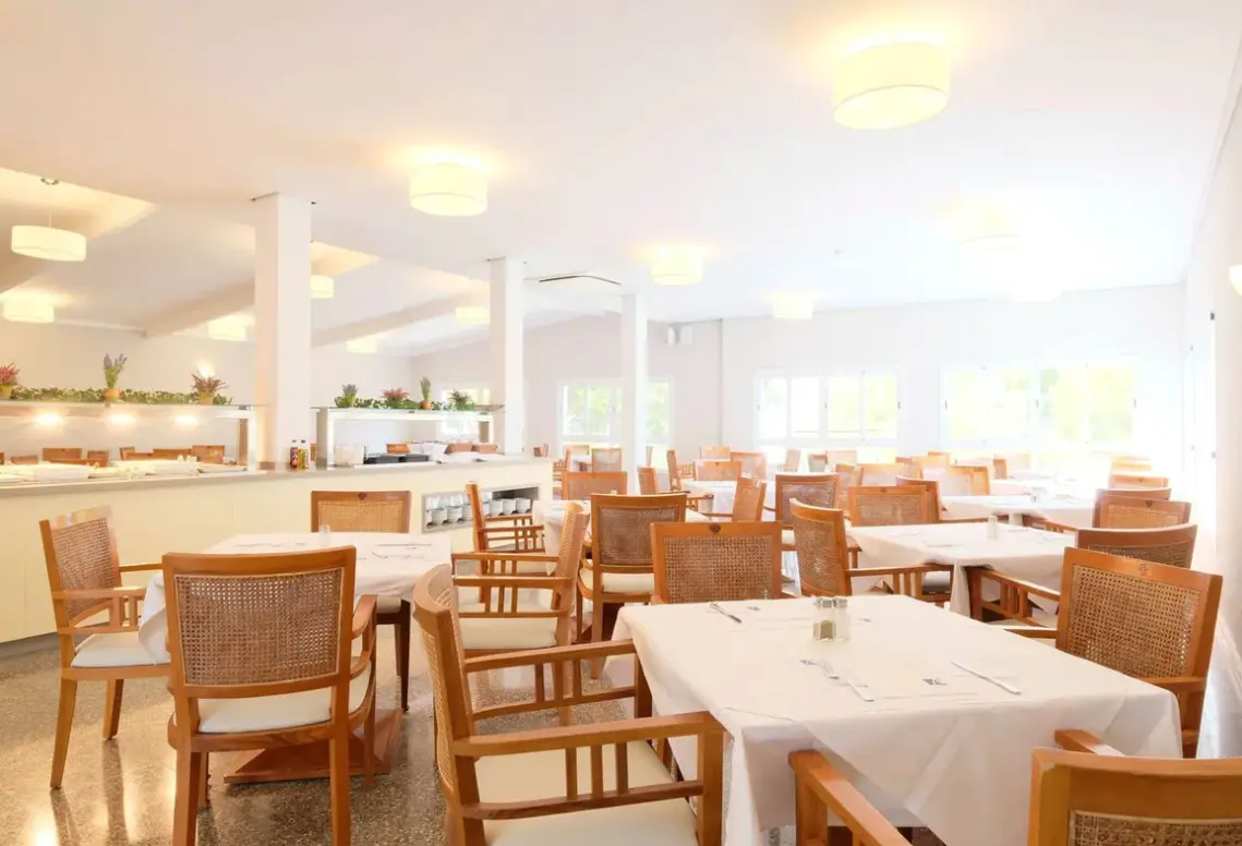 Restauracja i jedzenie w hotelu Azuline Palmanova Garden