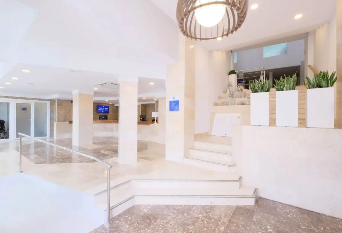 Lobby hotelu Azuline Palmanova Garden