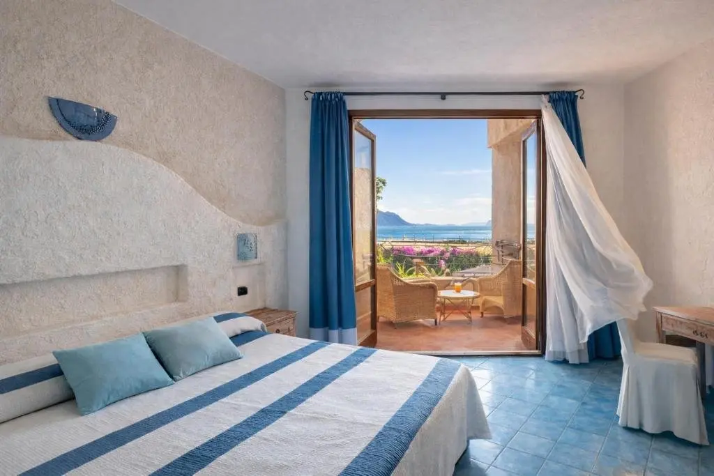 Pokój w hotelu Baia Caddinas
