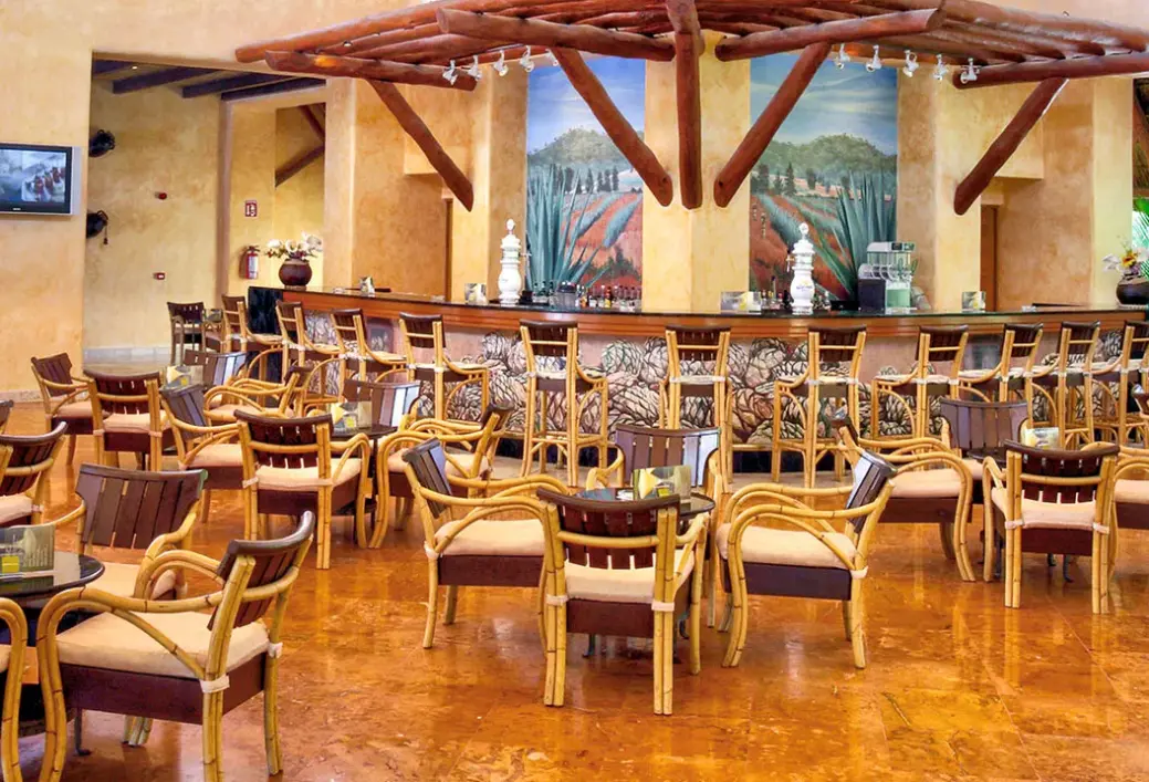 Restauracja i jedzenie w hotelu Barcelo Maya Beach Resort
