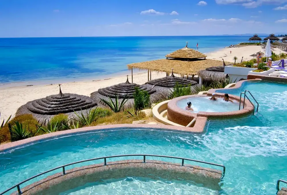 Basen w hotelu Bel Azur Thalasso & Bungalows (ex Novostar Bel Azur)