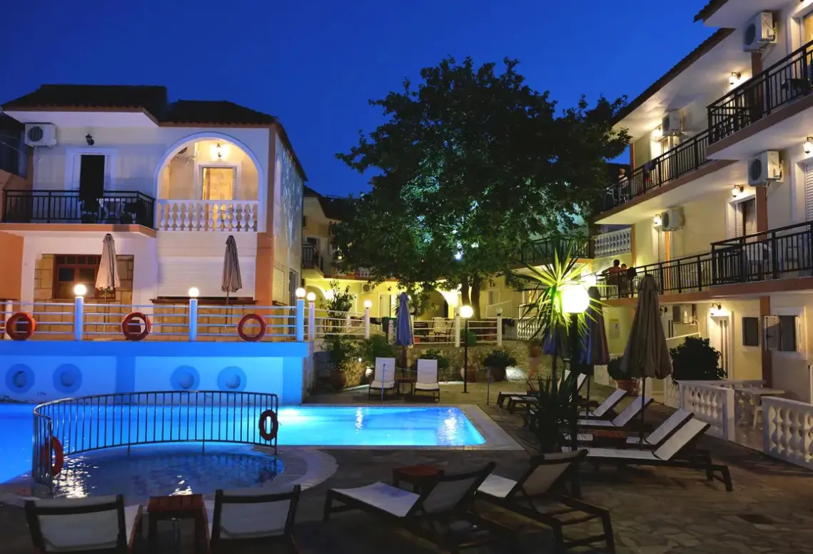 Basen w hotelu Bella Dimitra