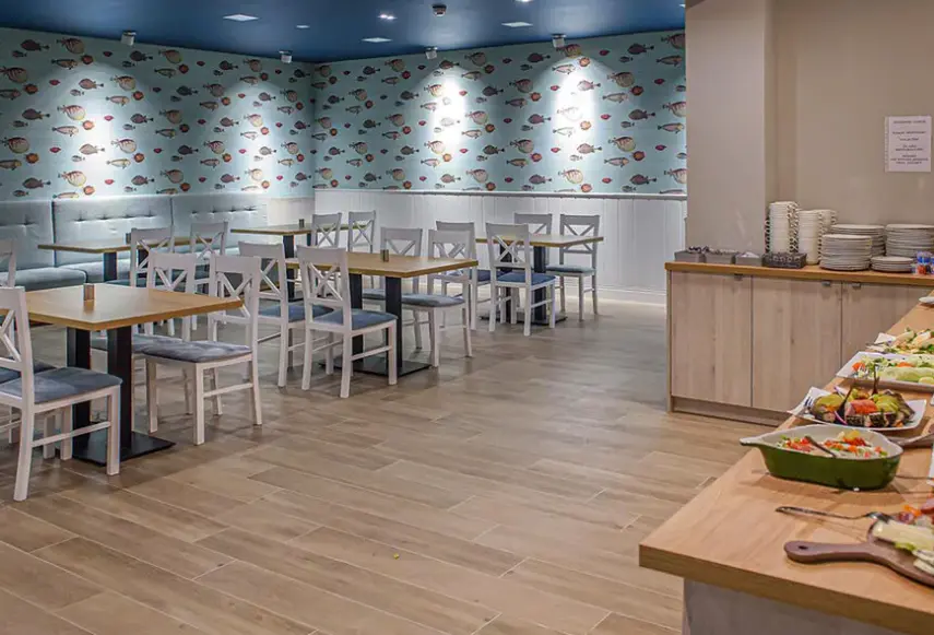 Restauracja i jedzenie w hotelu Belmar Park