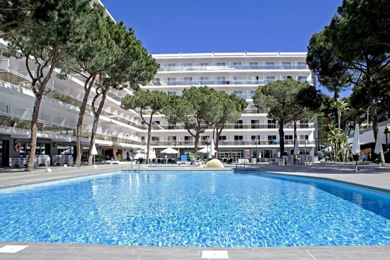 Basen w hotelu Best Oasis Park (Salou)