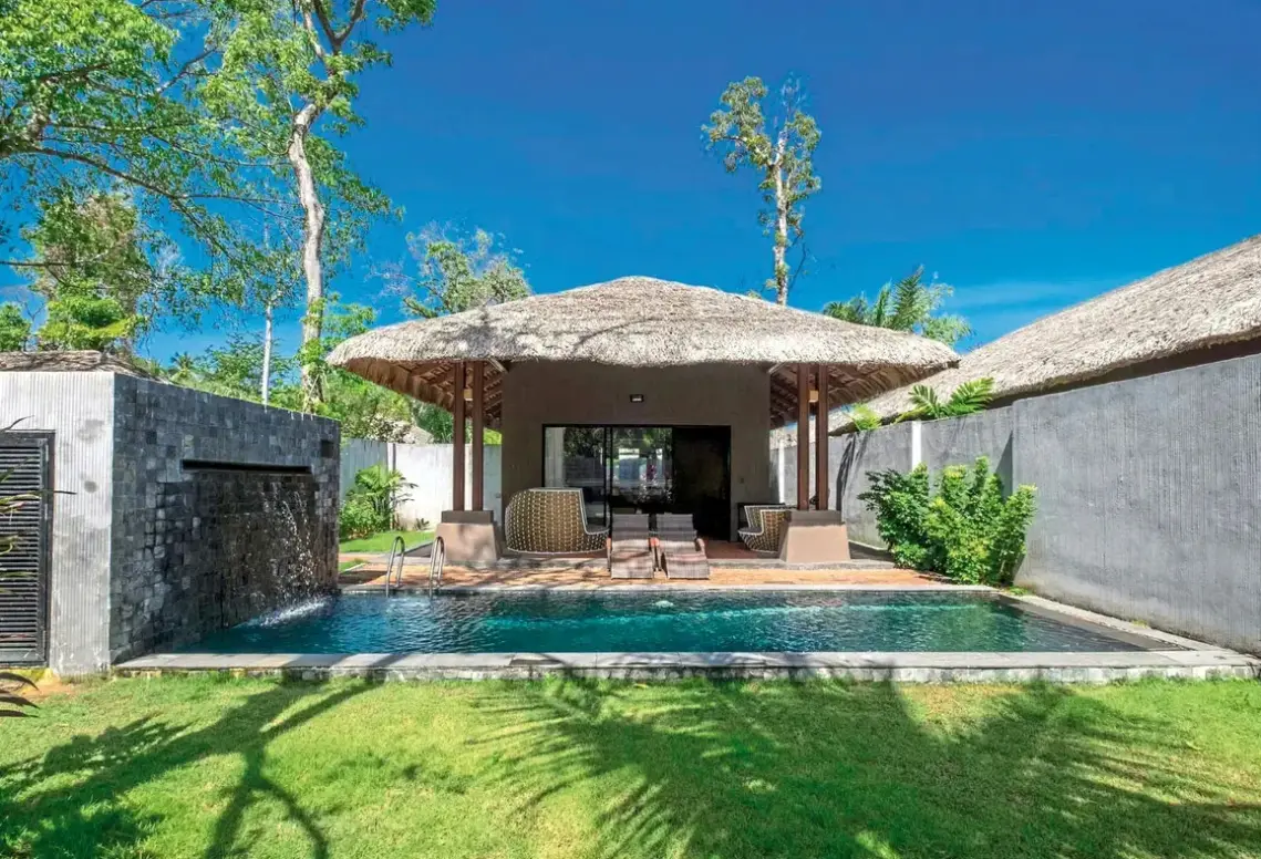 Basen w hotelu Beyond Resort Khao Lak