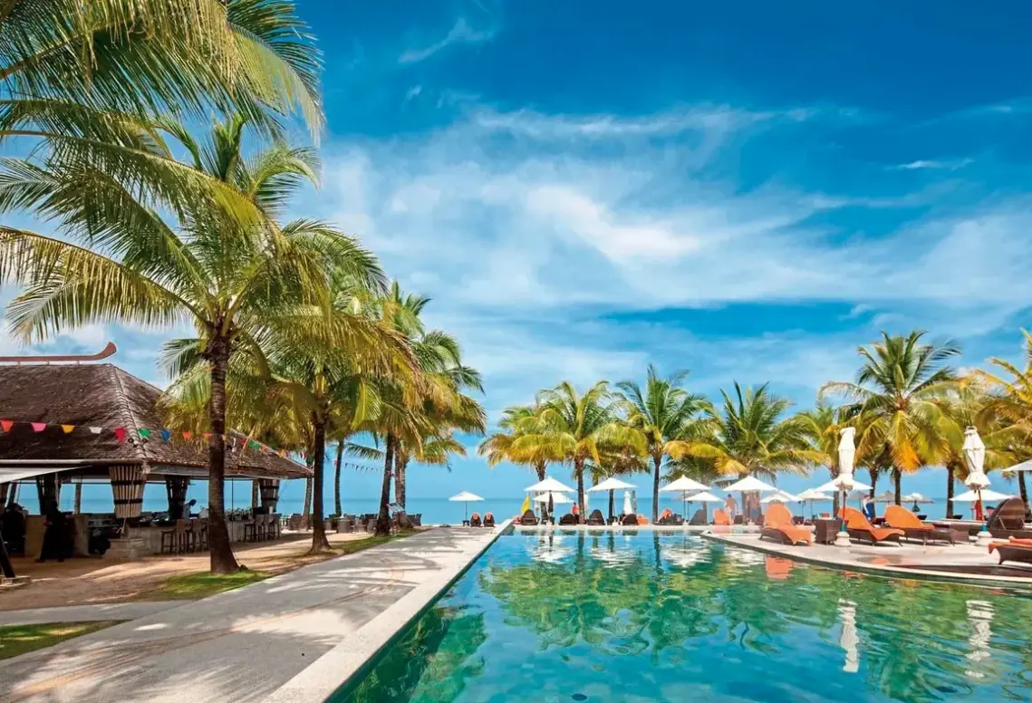Basen w hotelu Beyond Resort Khao Lak
