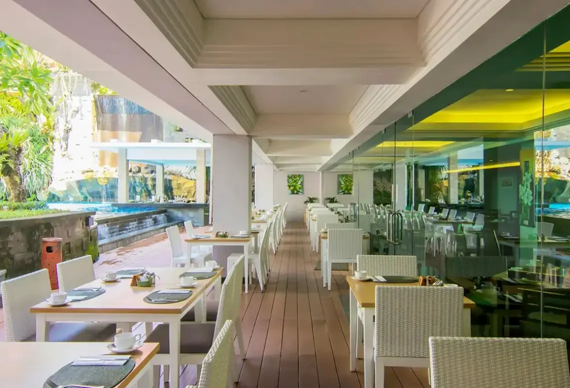 Restauracja i jedzenie w hotelu Bintang Bali Resort