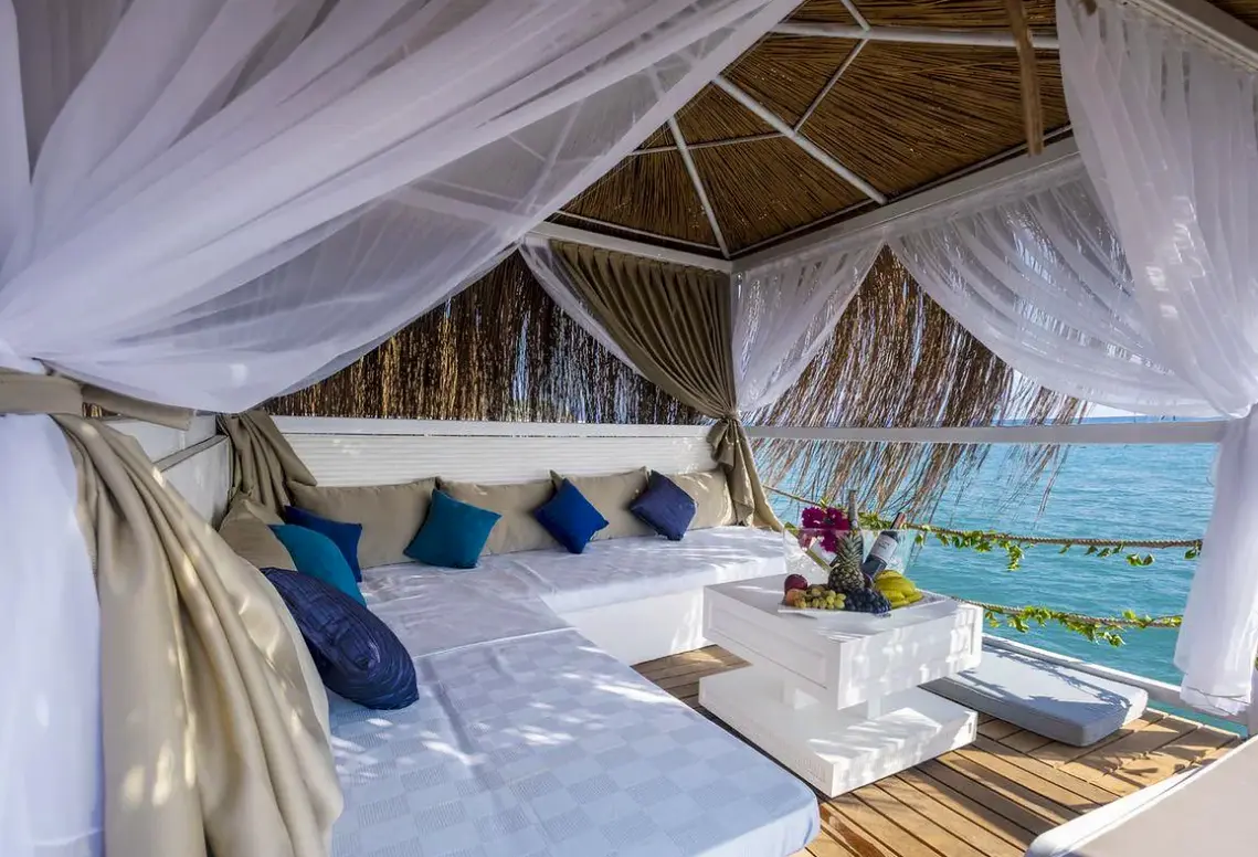 Plaża przy hotelu Blue Marlin Deluxe Spa & Resort