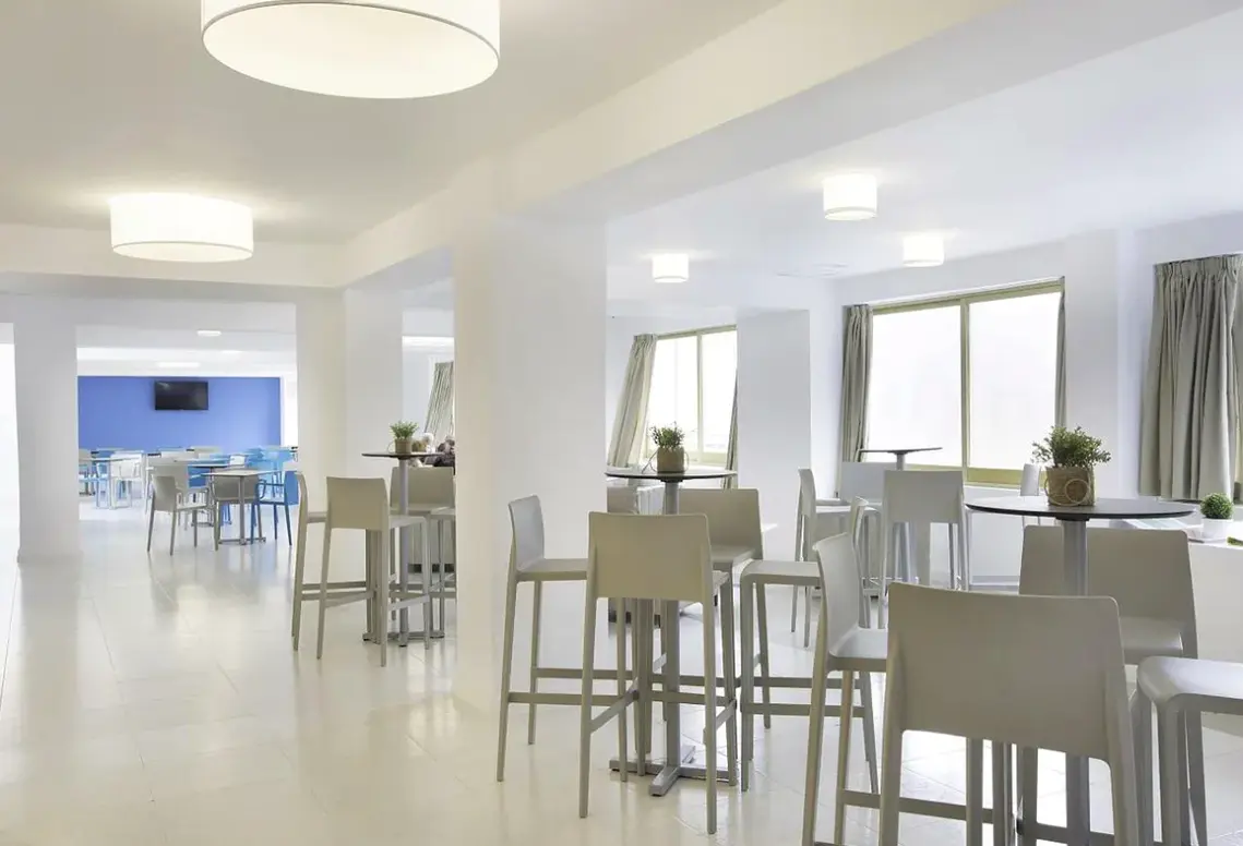 Restauracja i jedzenie w hotelu Blue Sea Arenal Tower (ex. Torre Arenal)
