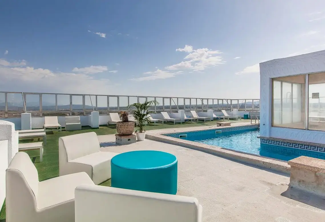 Basen w hotelu Blue Sea Arenal Tower (ex. Torre Arenal)