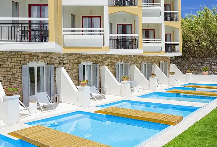 Basen w hotelu Blue Style Resort