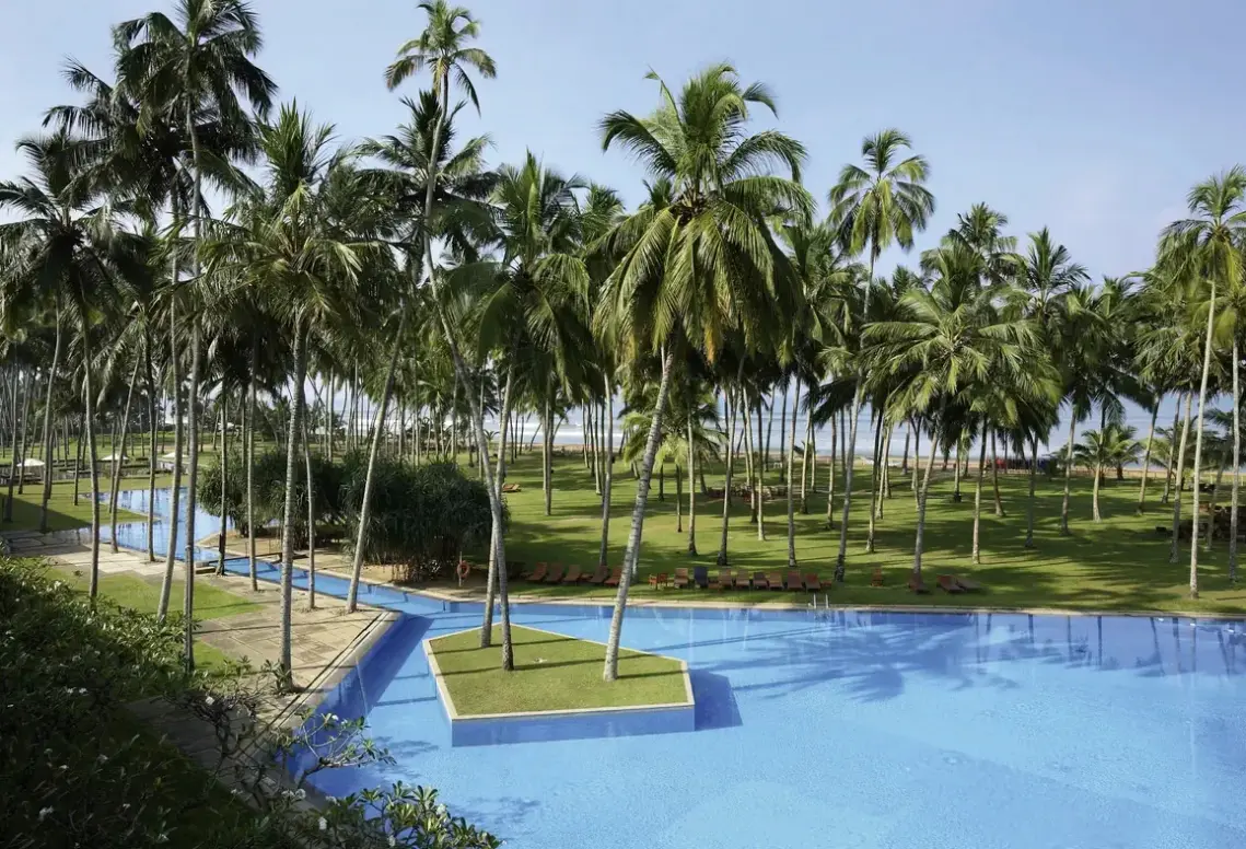 Basen w hotelu Blue Water (Wadduwa)