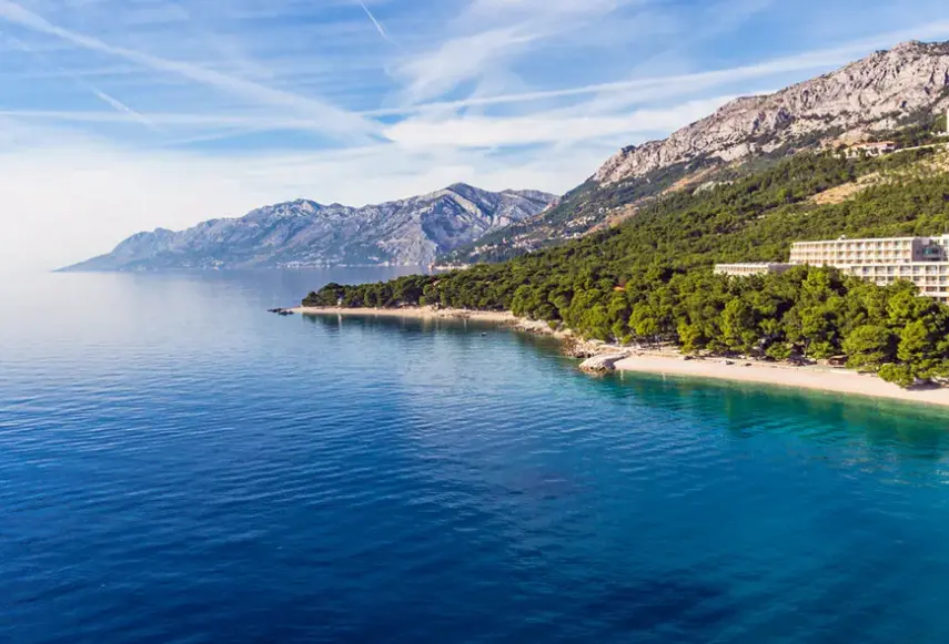 Plaża przy hotelu Bluesun Marina (Makarska)