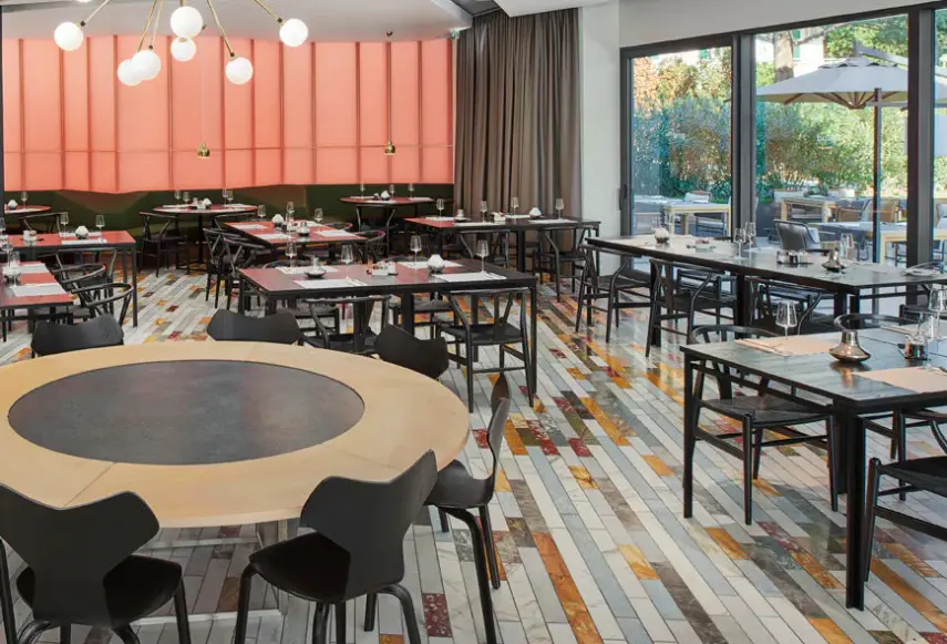Restauracja i jedzenie w hotelu Briig Boutique