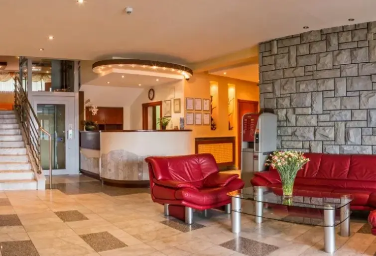 Lobby hotelu Budowlani - Sanatorium