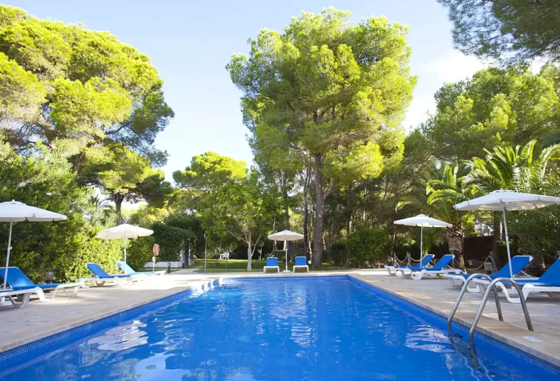 Basen w hotelu Cala Murada Club