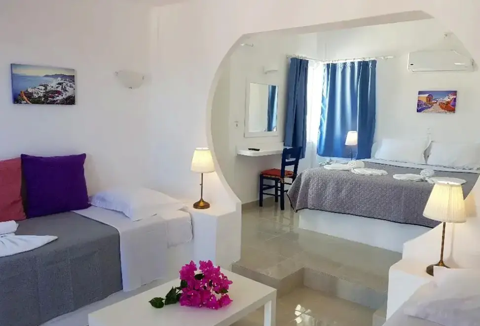 Pokój w hotelu Caldera View Resort