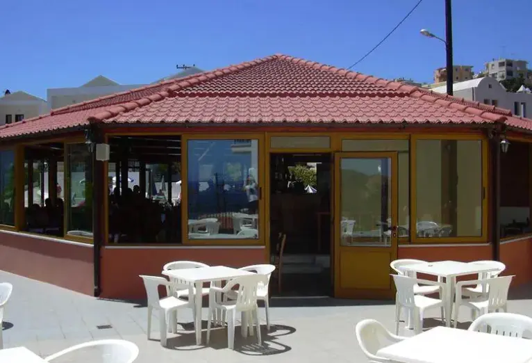 Restauracja i jedzenie w hotelu Camari Garden
