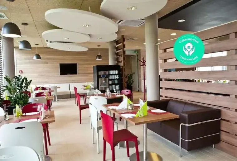 Restauracja i jedzenie w hotelu Campanile Centrum (Wrocław)