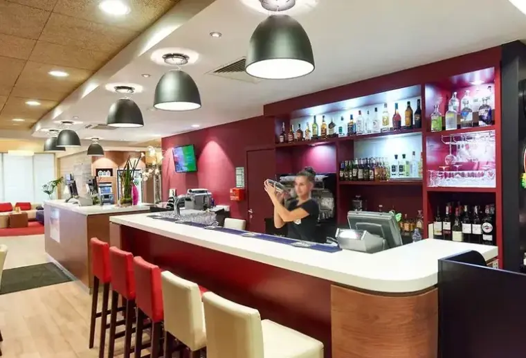 Restauracja i jedzenie w hotelu Campanile (Kraków)