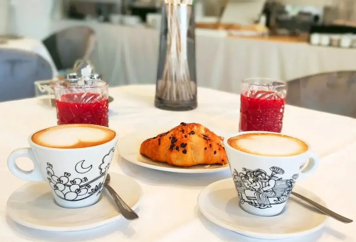 Restauracja i jedzenie w hotelu Catania Sea Palace