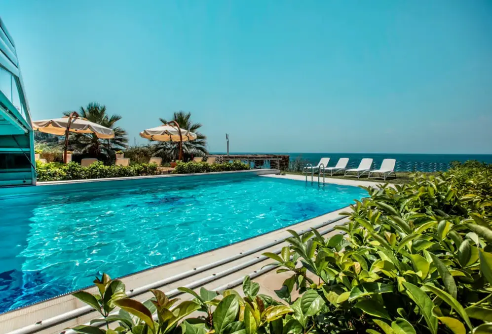Basen w hotelu Charisma Deluxe (Kusadasi)