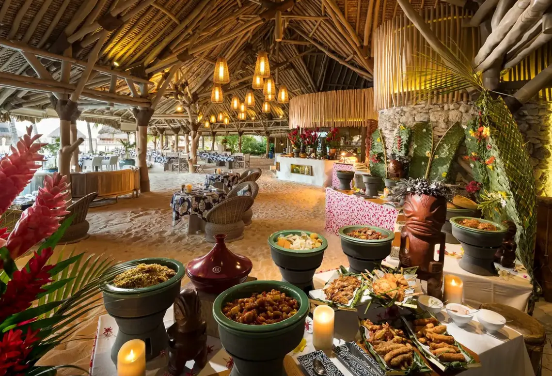 Restauracja i jedzenie w hotelu Conrad Bora Bora Nui