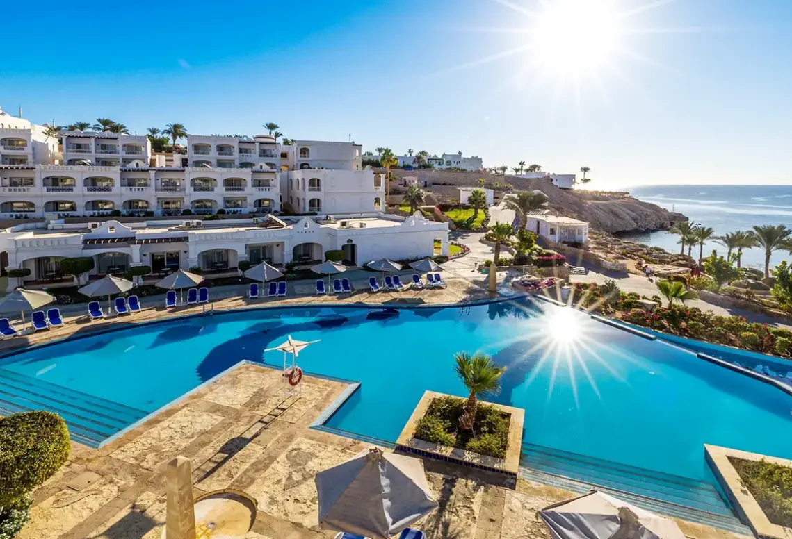 Basen w hotelu Continental Plaza Beach Resort