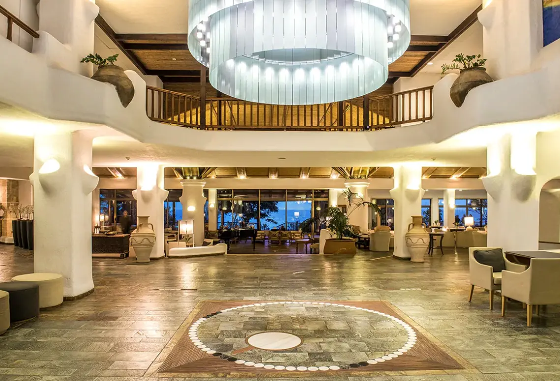Lobby hotelu Coral Beach & Resort (Paphos)